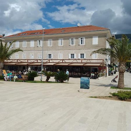 Mulo Stanicica Tivat Buitenkant foto